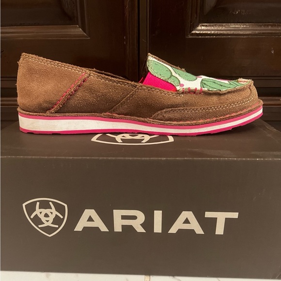 Ariat Cactus Flower Slip-On Cruisers Flat Suede Brown Loafers Sz 7 - Picture 6 of 6